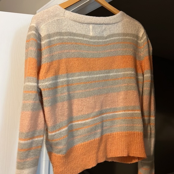 Sweater - Picture 4 of 4